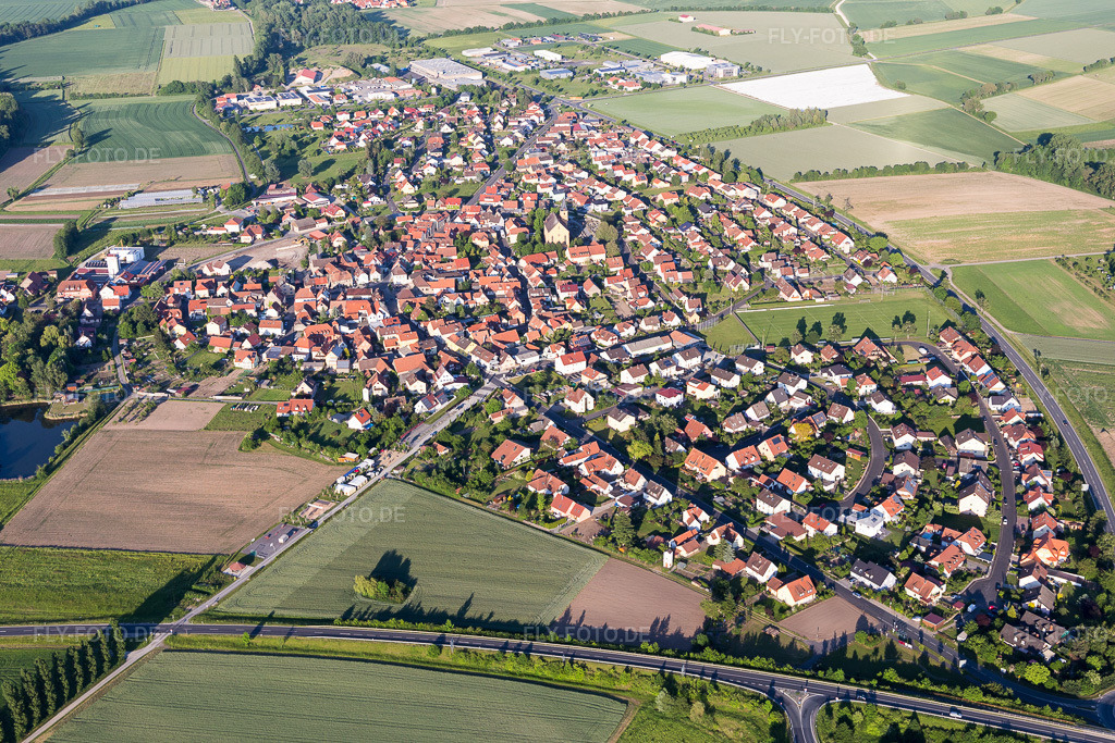 Luftbild: am Main im Ortsteil Stadtschwarzach in Schwarzach im Bundesland Bayern in Deutschland. Foto: IMG_100358.jpg vom 27.05.2017 durch Werner Riehm/FLY-FOTO.de