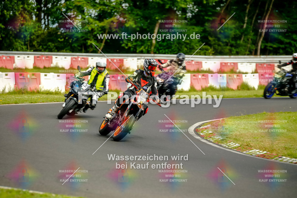 VBK-4588 | Hier findet Ihr Bilder von Touristenfahrten auf der Nürburgring Nordschleife oder von anderen Veranstaltungen die ich besucht habe. Viel Spass beim Durch Schauen 