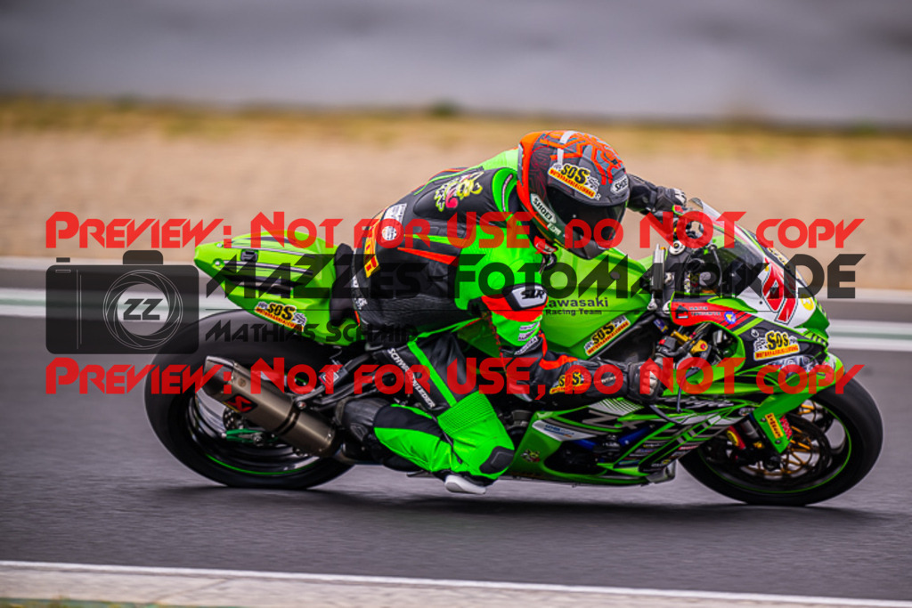 MaZZes_FotoMatrix_220624_2008 | PROSUPERSTOCK