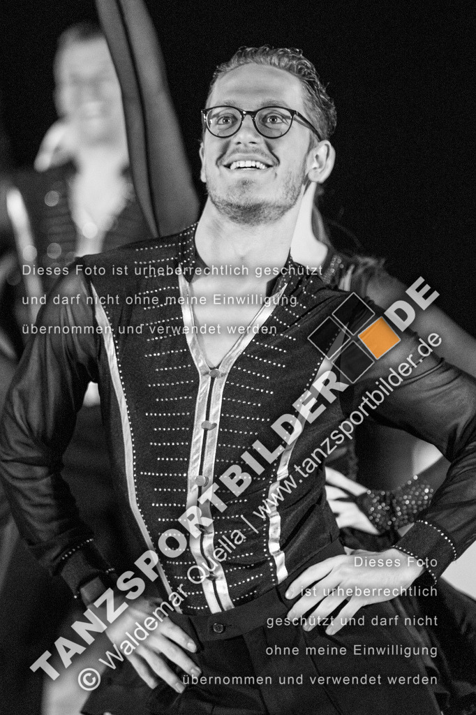 20250503-00408 | Hier finden Sie Tanz Bilder vom Latein und Standard Formationen tanzen. Sportbilder vom Tanzsport. Schöne Fotos und von Weltmeisterschaft, Europameisterschaft, Bundesliga, Regionalliga, Oberliga und Landesliga sowie von GOC Stuttgart, DanceComp, WM Bremen