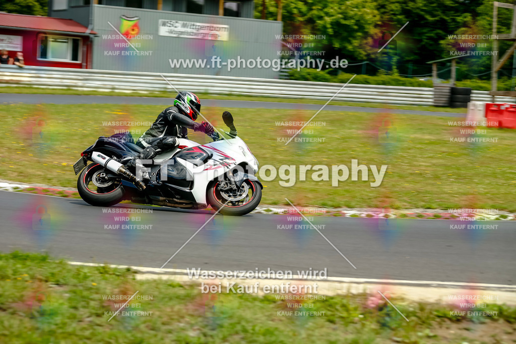 VBK-4737 | Hier findet Ihr Bilder von Touristenfahrten auf der Nürburgring Nordschleife oder von anderen Veranstaltungen die ich besucht habe. Viel Spass beim Durch Schauen 