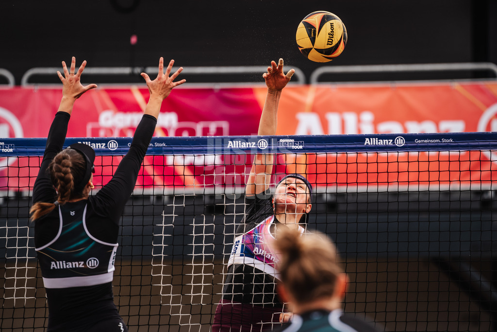 Beachvolleyball | Frauen | Allianz German Beach Tour 2025 | Tourstop Hamburg | 30.05.2025 | Melanie Gernert beim Angriff
