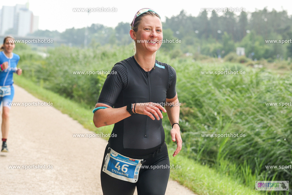 LUR_1644 | 34. M-net Erlanger Triathlon 2025 #erlangertriathlon  #mnettriathlon2025 #mnettriathlon #team #olympischedistanz #mitteldistanz #triathlon #maindonaukanal  #erlangertriathlon2025 #yourpictrs #tv1848 #tv1848erlangen  #triathlonbayern #sportinerlangen #demsportverbunden #sportshot_your_pictrs Copyright: www.sportshot.de