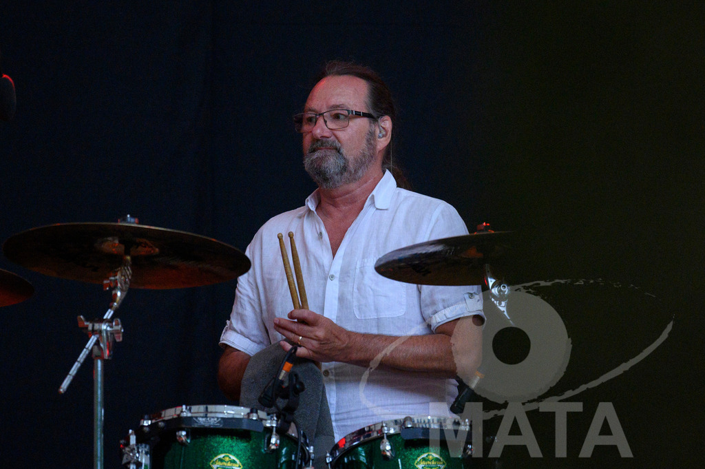 _DWA2907 | Kevin Whitehead von John Lees' Barclay James Harvest live bei einem Konzert in Serenadenhof Nürnberg, 01.07.2023 - Realisiert mit Pictrs.com