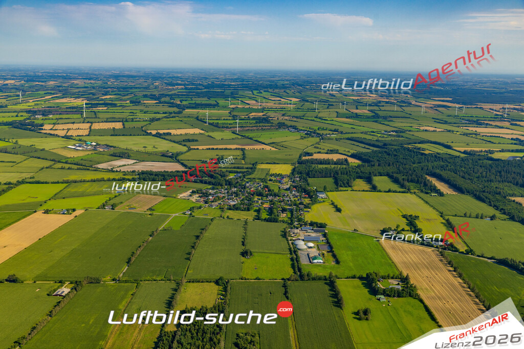 Neue Luftbildaufnahme der Stadt Weesby - Das Luftbild wurde 2025 vom UL-Flugzeug heraus erstellt ( keine Drohnenaufnahme ) - Hochauflösende Luftaufnahme - für Wandbilder und großformatige Ausdrucke geeignet. Das besondere Geschenk!Hier alle&nbsp;Infos zur Lizenzierung der LuftaufnahmeWir fliegen auch dieses Jahr wieder in Ihre Region um Luftbilder zu erstellen.- Luftbild anfragen