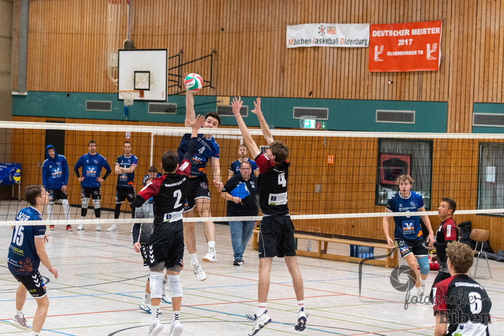 Oldenburger TB-VSG Ammerland | Volleyball Regionalliga; Oldenburger TB-VSG Ammerland am 24.01.2026 in Oldenburg (Sporthalle Haarenesch), Photo: Philip Eiben 2026 - Realized with Pictrs.com