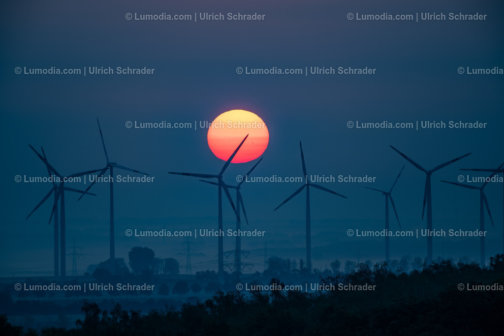 10049-12895 - Energie | Stockfoto und Bilderpool mit Bildmaterial aus Deutschland, dem Harz, Halberstadt, Quedlinburg, Wernigerode und weltweit. Qualitativ hochwertige und professionelle Fotos anschauen und kaufen. - Realisiert mit Pictrs.com