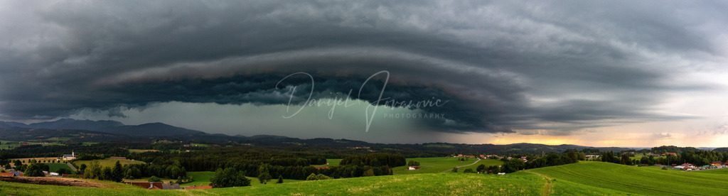 Panorama | Panorama einer heftigen Gewitterzelle die Rosenheim erreicht
