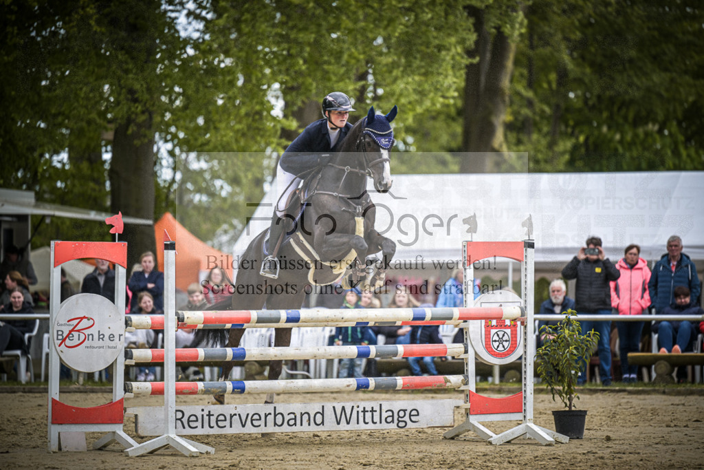 DOS_7978 | Entdecke hochwertige Reitturnierfotos von Foto Oger. Professionell, emotional und authentisch – jetzt Lieblingsmomente im Shop bestellen.Deutschlandweite Turnierfotografie. - Realisiert mit Pictrs.com