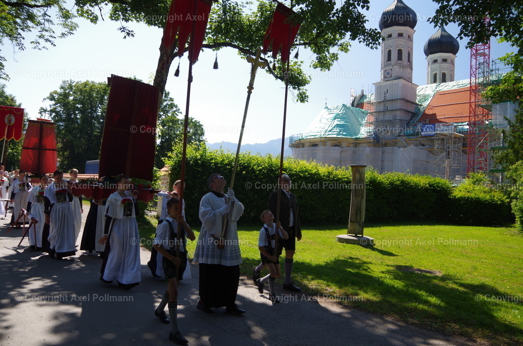 IMGP6404 | fotografiert von Axel PollmannLeonhardi Wallfahrt Benediktbeuern und Murnau, Fronleichnam, Fasching, Landschaft im Loisachtal und Benediktbeuern  - Realisiert mit Pictrs.com