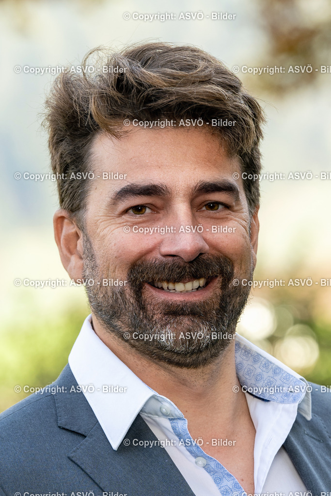 Dominique Weisang_ ASVÖ Salzburg-6 | 19.10.2024, Aigen im Ennstal, AUT, ASVÖ, Porträt Bilder Bundesvorstandsitzung 2024 im Imlauer Hotel Schloss PichlarnDominique Weisang©ASVÖ / Harald Dostal  - Realisiert mit Pictrs.com