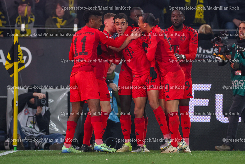 BVB30112402136 | 30.11.2024, Borussia Dortmund - FC Bayern München, 1. Fußball Bundesliga, 12. Spieltag, Signal Iduna Park, Saison 2024 2025: Torjubel nach dem 1:1 Ausgleich durch Jamal Musiala (Bayern #42). Zusammen mit Kingsley Coman (Bayern #11), Joshua Kimmich (Bayern #6), Alphonso Davies (Bayern #19) und Leroy Sane (Bayern #10)DFB regulations prohibit any use of photographs as image sequences and or quasi-video.