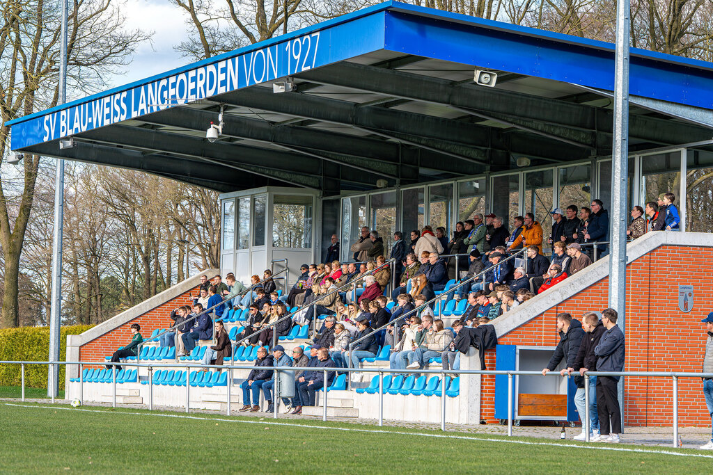 Fußball I Herren I Saison 2025-2026 I Halbfinale Kreispokal VEC I  BW Langförden - TV Dinklage II I 19356 | jns.sportfotos - Realisiert mit Pictrs.com