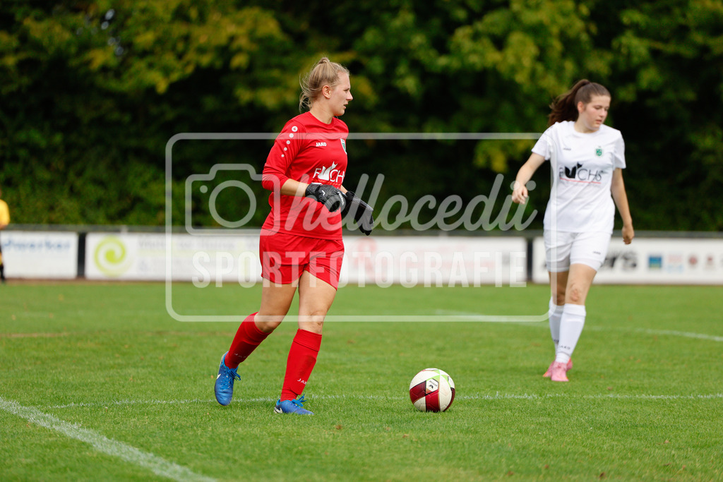 Fußball I Frauen I Westfalenpokal 26-27 I DJK GW Amelsbüren - SSV Rhade  I 18659 | Melanie Ziegner (1, DJK GW Amelsbüren) in Ballbesitz. - Realisiert mit Pictrs.com