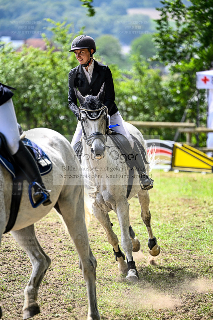 Bissendorfer Reitertage | Entdecke hochwertige Reitturnierfotos von Foto Oger. Professionell, emotional und authentisch – jetzt Lieblingsmomente im Shop bestellen. - Realisiert mit Pictrs.com