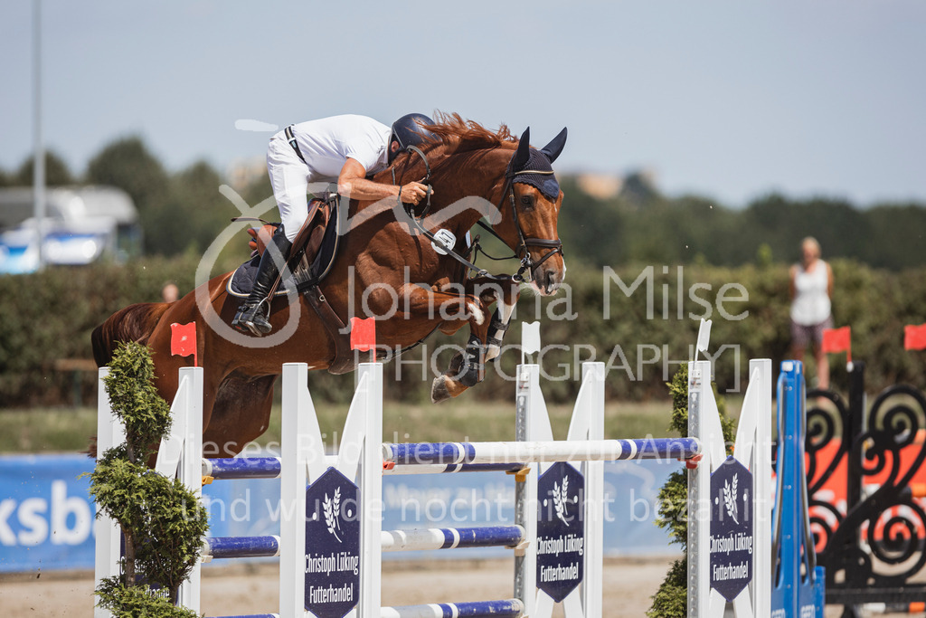 240629_LüPfSpTa_Youngster-S-154 | Deine schönsten Turniermomente als professionelle Fotos! Entdecke hochwertige Pferdesport-Fotografie im Online-Shop. Jetzt Fotos finden & bestellen!