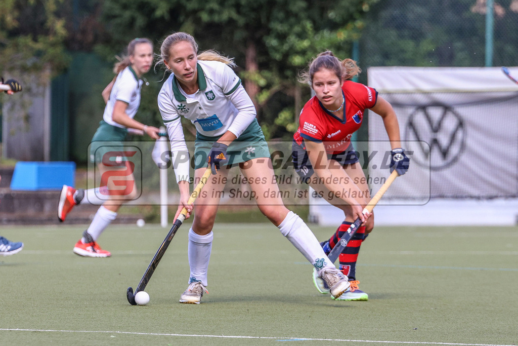 MJ_2022-09-25_HTCU-BHC-12 | Katharina Becker (Uhlenhorst Mülheim #5) &amp; Linnea Weidemann (Berliner HC #10), Uhlenhorst Mülheim - Berliner HC am 25.9.2022 im Waldstadion, Mülheim a. d. Ruhr
