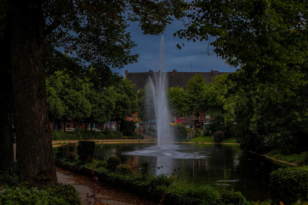 Moers_Stadtrundgang_070825_49 | Bildergalerie von Sport-Ereignissen aber auch von weiteren spannenden Dingen - nicht nur vom Niederrhein. In Anlehnung an den bekannten Spruch von Hanns Dieter Hüsch heißt das Motto: "Niederrhein ist überall".  - Realisiert mit Pictrs.com