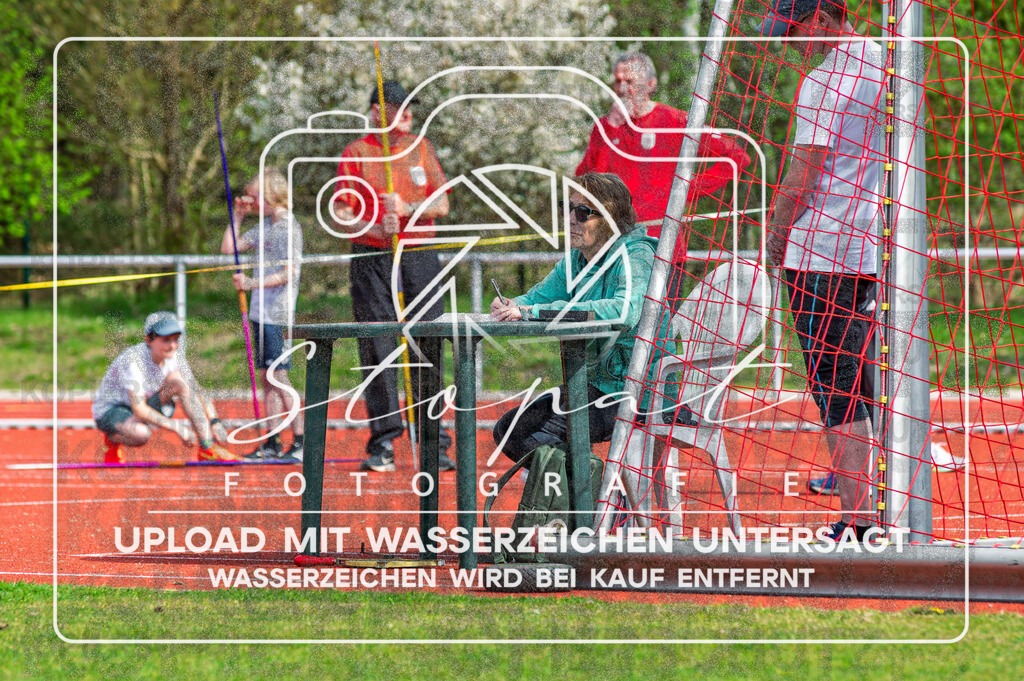 KMHK-1016 | Kreismeisterschaften Leichtathletik-Wurf Heidekreis 2026 im Boehmewaldstadion, Soltau (Simon Paul Stopat) - Realisiert mit Pictrs.com
