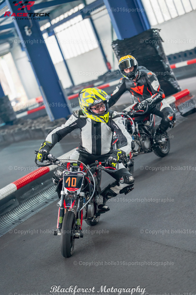 19_01_25racetrck.1132-4 | Sportfotografie , Motorsport, Motoross, Reitsport, Mointainbike, Enduro,
Landschaft , Outdoor, Eventfotografie, Landschaft, Bilder online bestellen - Realisiert mit Pictrs.com