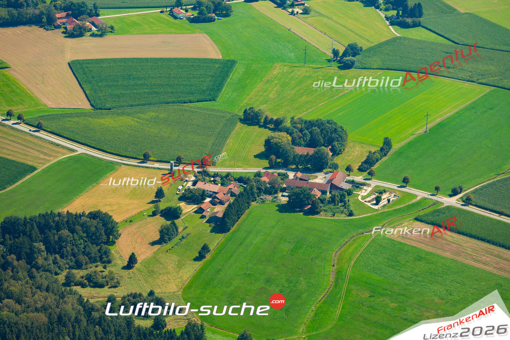Das Luftbild zeigt : Siggenberg Forstern - Die Luftaufnahme wurde 2024 vom UL-Flugzeug aus erstellt ( keine Drohne ) - Hochauflösende Luftaufnahme - Für grossformatige Ausdrucke geeignet. Die Geschenkidee !Mit Lizenz und Bildrechte bestellbar