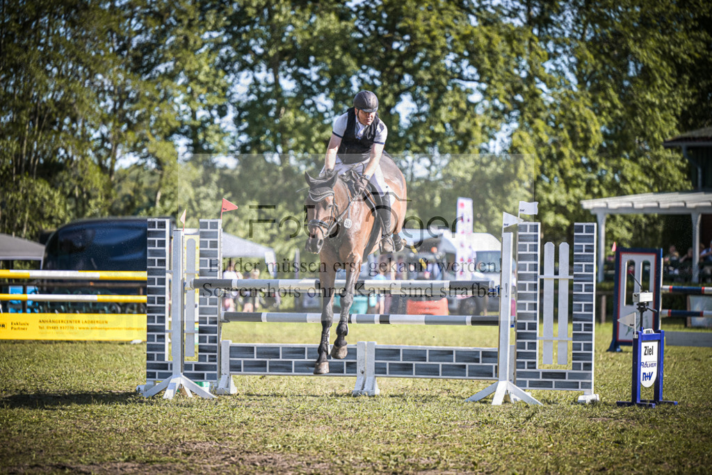 DOS_0632 | Entdecke hochwertige Reitturnierfotos von Foto Oger. Professionell, emotional und authentisch – jetzt Lieblingsmomente im Shop bestellen.Deutschlandweite Turnierfotografie. - Realisiert mit Pictrs.com