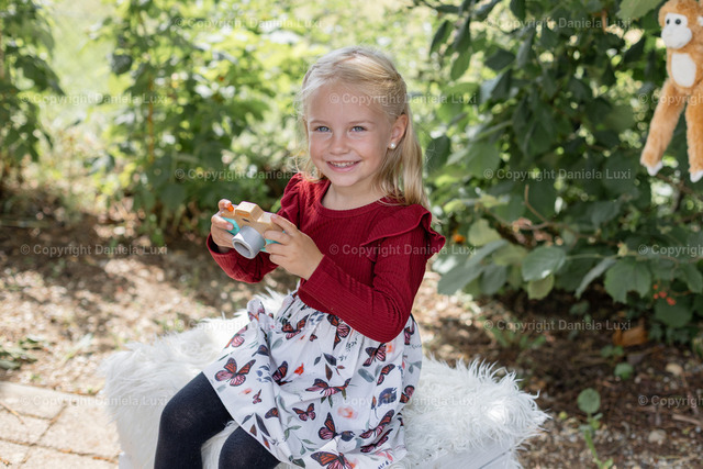 R6__7618 | Professionelle Kindergartenfotografie in Bayern - liebevolle, natürliche Kinderfotos. Jetzt Galerie ansehen und Lieblingsbilder bestellen! - Realisiert mit Pictrs.com