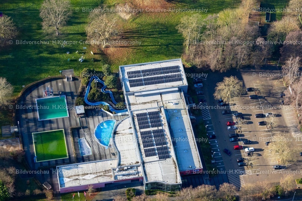 Luftbild Mönchengladbach-8465 | Luftbildfotografie Therme und Schwimmbecken am Freibad der Freizeiteinrichtung " Schlossbad Niederrhein " an der Straße Auf dem Damm in Wickrath-Mitte - Realisiert mit Pictrs.com