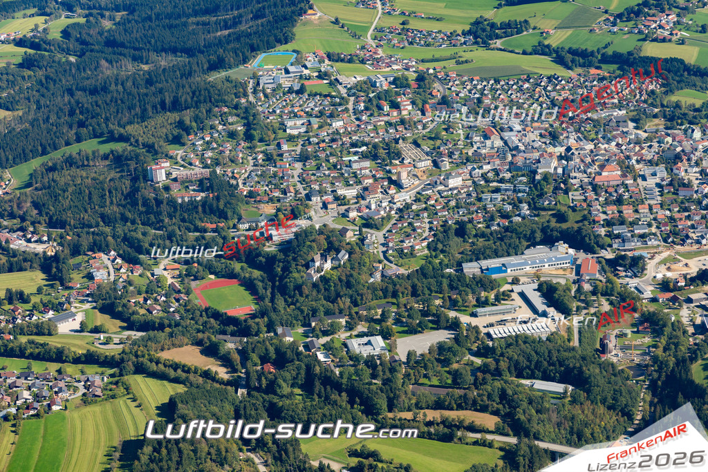 Aktuelles Luftbild von  Freyung Kauf mit Lizenz / Bildrechten möglich- Die Luftaufnahme wurde 2021 mittels UL-Flugzeug erstellt ( keine Drohne ) - hochauflösende Kamera-Systeme von  Canon -Beste Qualität - Für grossformatige Ausdrucke geeignet. Die Geschenkidee !