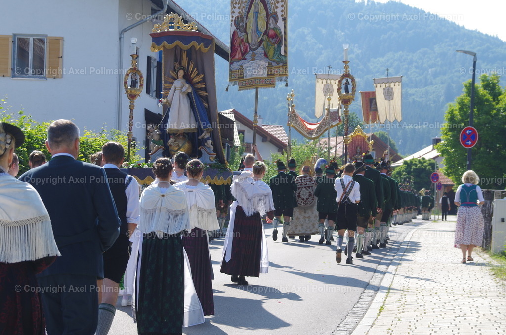 IMGP3346 | fotografiert von Axel PollmannLeonhardi Wallfahrt Benediktbeuern und Murnau, Fronleichnam, Fasching, Landschaft im Loisachtal und Benediktbeuern  - Realisiert mit Pictrs.com