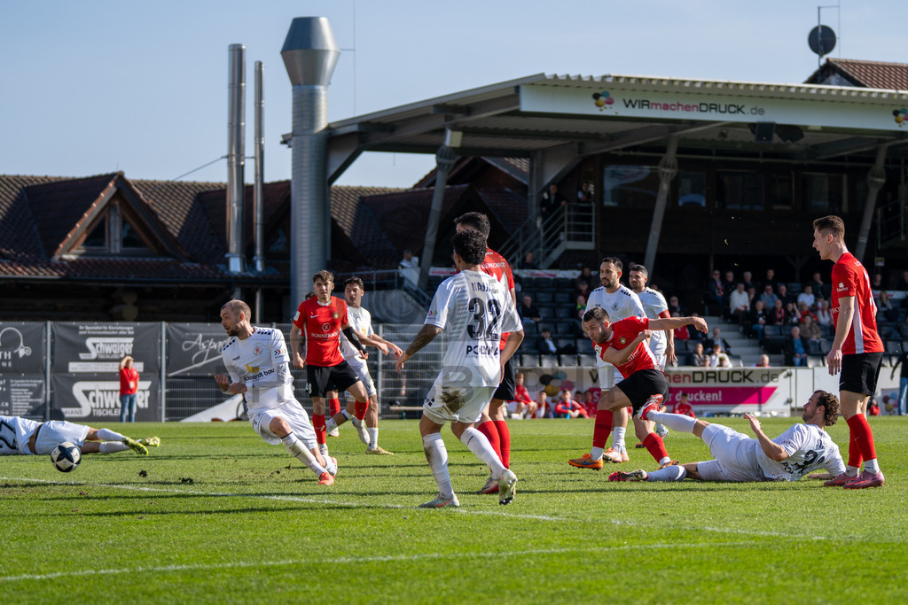 SG Sonnenhof Großaspach vs. KSV Hessen Kassel, Fussball, Regionalliga Südwest, 23. Spieltag, Saison 2025/2026, 07.03.2026 | Marius Kunde (SG Sonnenhof Großaspach, #16) trifft zum 1:0,SG Sonnenhof Großaspach vs. KSV Hessen Kassel, Fussball, Regionalliga Südwest, 23. Spieltag, Saison 2025/2026, 07.03.2026Foto: photosbyphips/Philip Ziegler