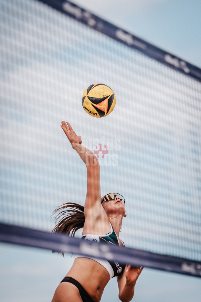 Beachvolleyball | Männer | Deutsche Meisterschaften 2025 Timmendorfer Strand | 04.09.2025 | Rika Dieckmann beim Angriff