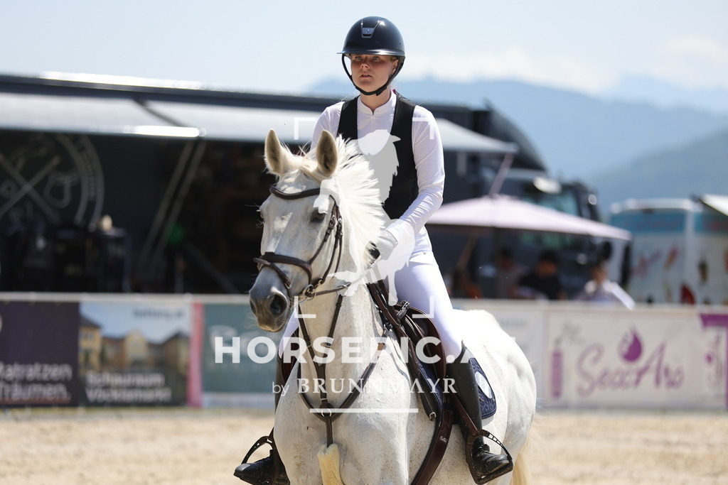 0P6A9332 | Willkommen bei Brunnmayr - Design & Fotografie – Ihrem Spezialisten für Reitturniere und Pferdeveranstaltungen in Oberösterreich, Salzburg und Bayern! Seit über 17 Jahren sind wir leidenschaftlich dabei.