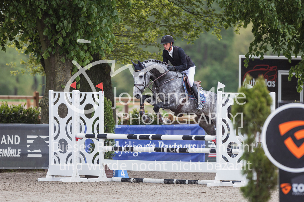 250506_Mühlen_SprPf-A2-293 | Deine schönsten Turniermomente als professionelle Fotos! Entdecke hochwertige Pferdesport-Fotografie im Online-Shop. Jetzt Fotos finden & bestellen!