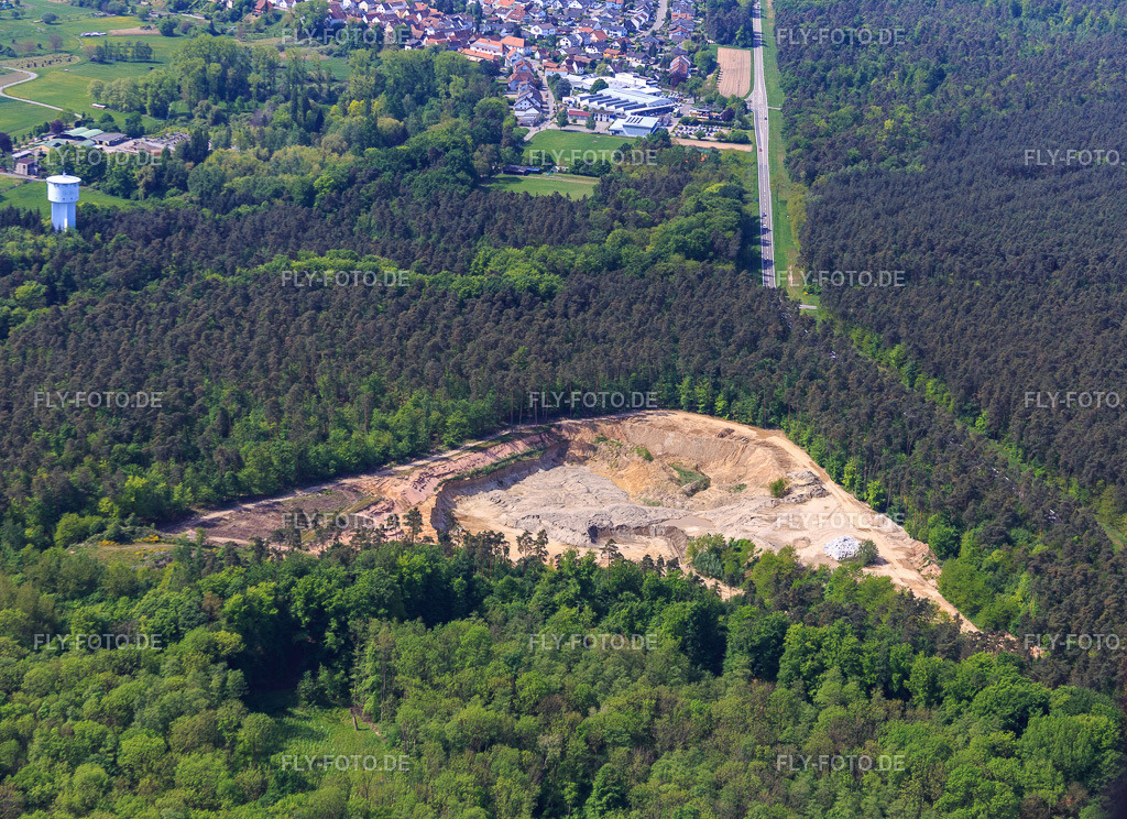 Sandgrube der Kalksandsteinwerke Schencking GmbH & Co. KG, Werk Bienwald http://www.ks-schencking.de/ | Luftbild: Sandgrube der Kalksandsteinwerke Schencking GmbH & Co. KG, Werk Bienwald http://www.ks-schencking.de/ im Ortsteil Büchelberg in Wörth im Bundesland Rheinland-Pfalz in Deutschland. Foto: IMG_078554.jpg vom 08.05.2015 durch Werner Riehm/FLY-FOTO.de - Realisiert mit Pictrs.com