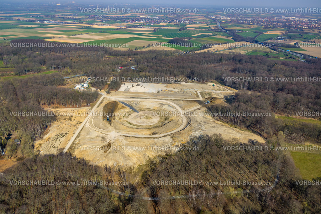 Werl220301111 | Luftbild, Baustelle und Neubau eines Aussichtsturms im Stadtwald Werl mit Renaturierung, Werl, Soester Börde, Nordrhein-Westfalen, Deutschland