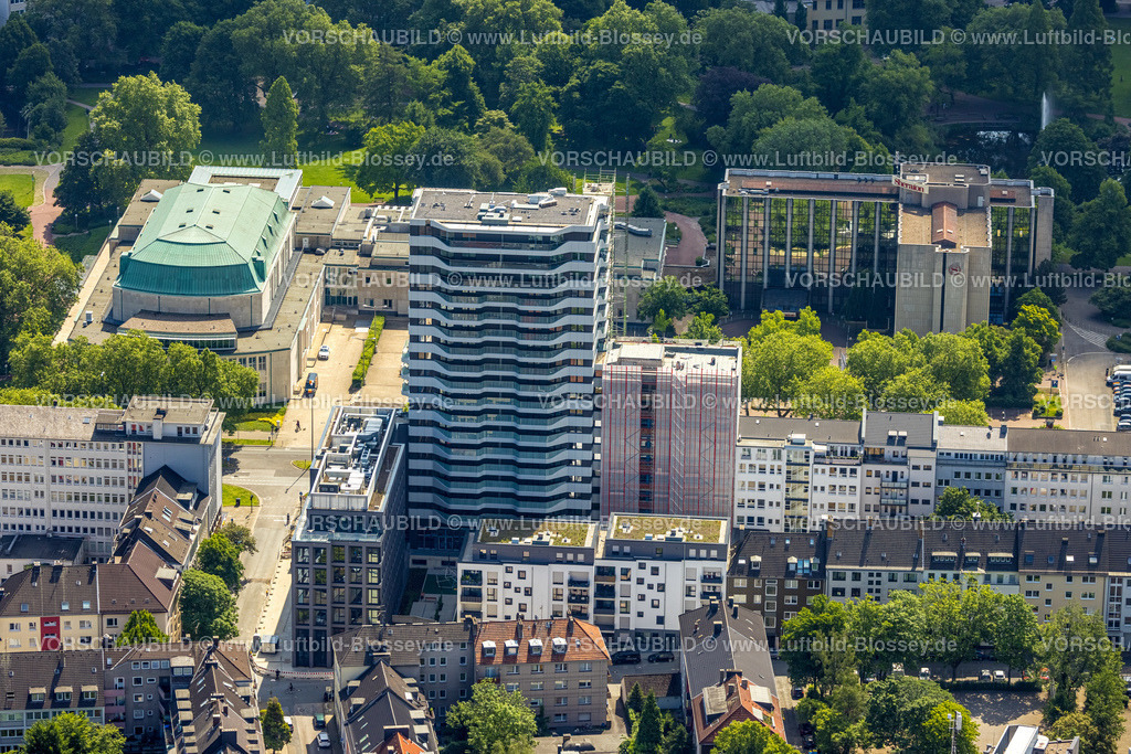 Essen220502234 | Luftbild, Baustelle Wohnturm Neubau Seniorenwohnungen an der Huyssenallee, Philharmonie Essen, Sheraton Essen Hotel, Südviertel, Essen, Ruhrgebiet, Nordrhein-Westfalen, Deutschland