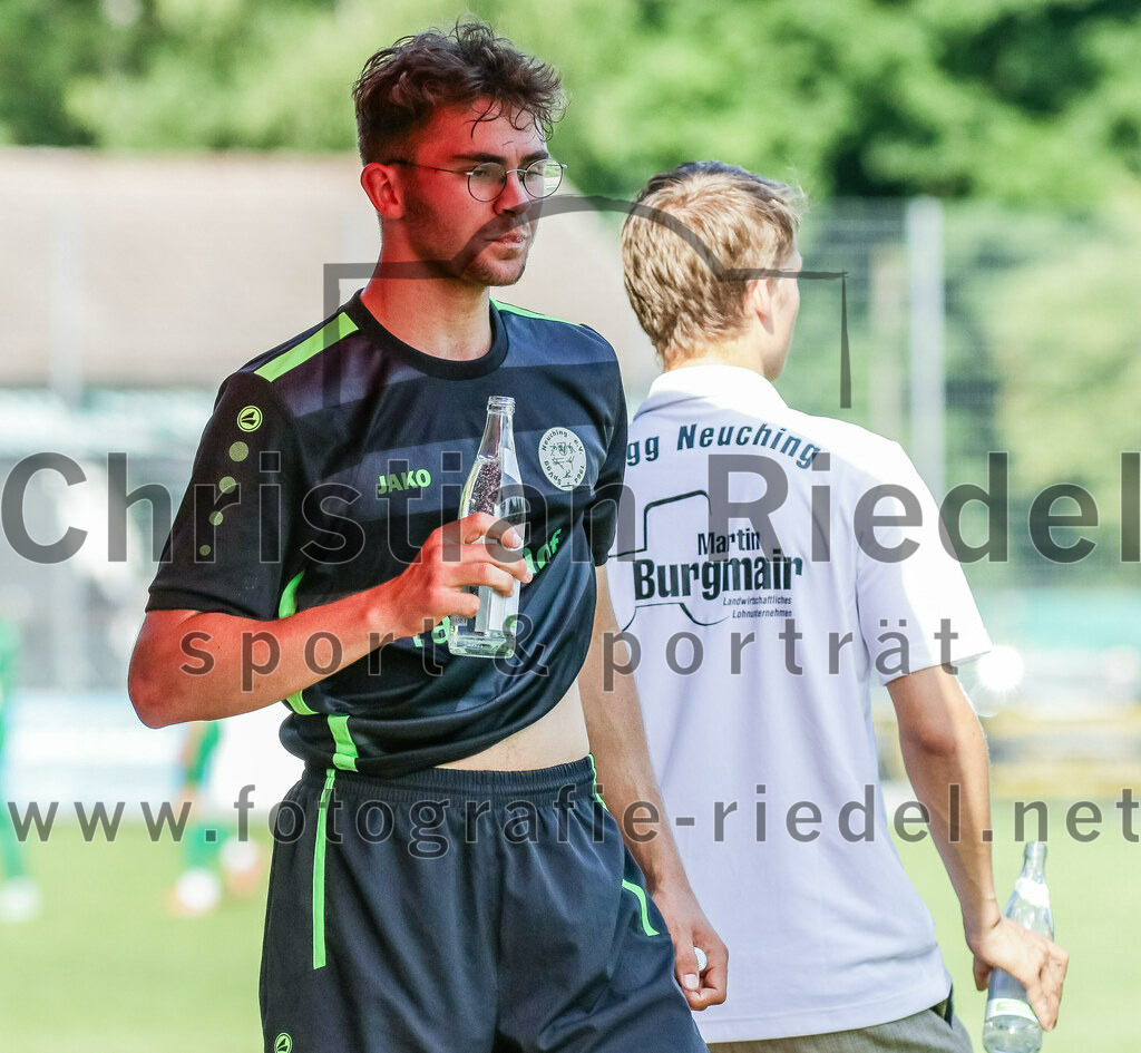 2023-07-09_061_FC_Forstern_gegen_SpVgg_Neuching | Forstern, Deutschland, 09.07.2023:
Fußball, Kreisklasse 2023 / 2024, Testspiel, FC Forstern gegen SpVgg Neuching, Endergebnis: 2:4

Lukas Schindlbeck (SpVgg Neuching, #15)

Foto: Christian Riedel / fotografie-riedel.net