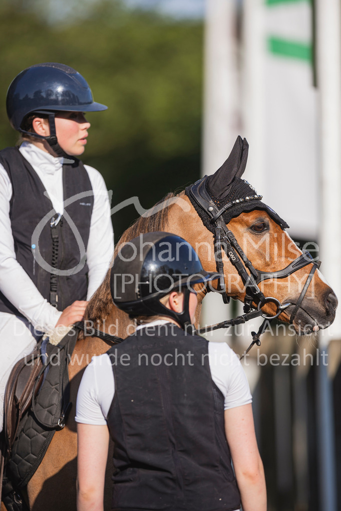 250501_MünsterHandorf_PonyTrophy-291 | Deine schönsten Turniermomente als professionelle Fotos! Entdecke hochwertige Pferdesport-Fotografie im Online-Shop. Jetzt Fotos finden & bestellen!