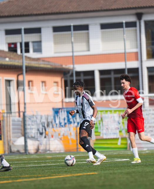 juv_lut_fmachado-0167 | Images from the Juniors B match between Juventus Academy and FC Lutry, played on 18 March 2026 in Lutry, Switzerland, featuring players, coaching staff and match action throughout the game.