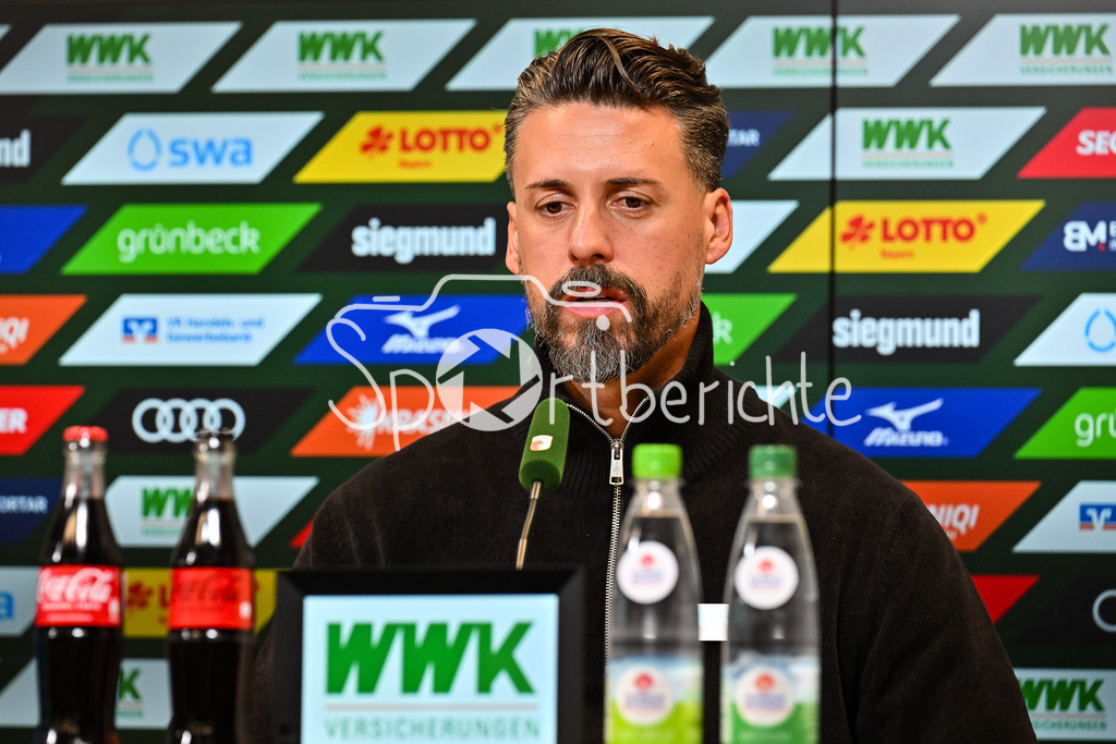 FC Augsburg - Borussia Dortmund | AUGSBURG, GERMANY - Sandro WAGNER headcoach FC Augsburg at the pressconference after the bundesliga match between FC Augsburg vs. Borussia Dortmund on matchday 9 at WWK Arena on October 31, 2025 in Augsburg, Germany / DFL REGULATIONS PROHIBIT ANY USE OF PHOTOGRAPHS AS IMAGE SEQUENCES AND/OR QUASI-VIDEO