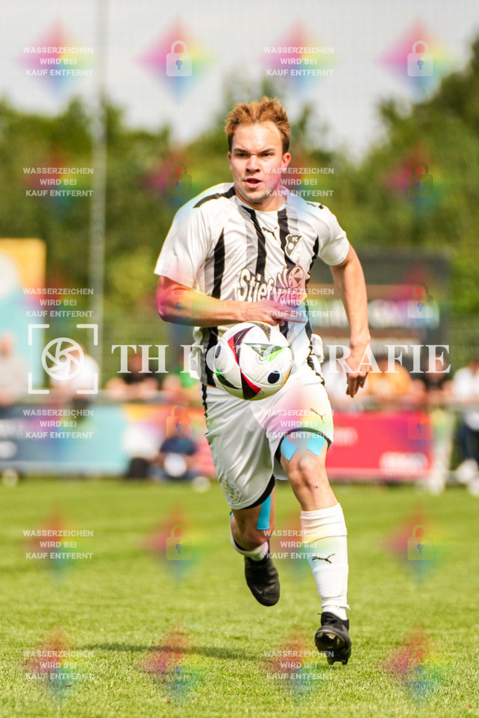 GER, FC Zell - FC Wittlingen, Fussball, Rothaus Bezirkpokal, Finale, Saison 2024/2025, 29.05.2025 | GER, FC Zell - FC Wittlingen, Fussball, Rothaus Bezirkpokal, Finale, Saison 2024/2025, 29.05.2025Foto: TH Fotografie/Alessio Bosco