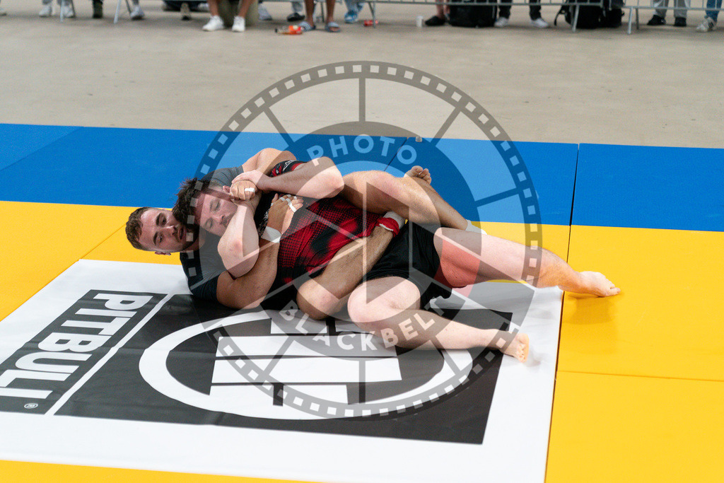 20250517PBB6102 | Athletes compete during the first day of the ADCC Amateur World Championship on May 15, 2025 in Warsaw, Poland. © Chiara Dazi / photoblackbelt