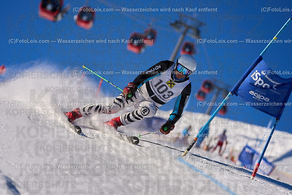 ALP3201_MASTERS-Cup_GS-B Herrn_Feldmaier Heinz | (C)FotoLois.com, Alois Spandl. FIS Masters-Cup Wildschönau, Giant Slalom auf der Piste Schatzberg GS, Siegerehrung auf dem Dorfplatz Niederau, Sa 13. Januar 2024.