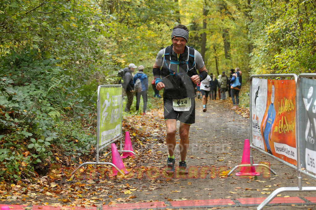 251026_1328_EX1_3516 | Sportfotografie im Rhein-Sieg Kreis, Köln, Bonn, NRW, Rheinland Pfalz, Hessen, etc. Unser Tätigkeitsfeld umfasst den Laufsport vom Volkslauf über den Marathon, Duathlon, Triathon bis zum Ultralauf wie Kölnpfad Ultra oder Schindertrail.