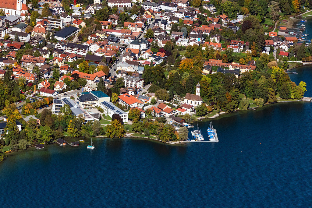 dr__0038761.jpg | TUTZING 11.10.2019 Uferbereiche am Seegebiet des Starnberger See in Tutzing im Bundesland Bayern. // Riparian areas on the lake area of Starnberger See in Tutzing in the state Bavaria. Foto: Daniel Reiter