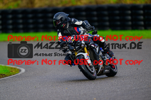 MaZZes_Fotomatrix_20241002_6007705_3698 | Fotograf Mathias Schmid
Sportfotograf,
Eventfotograf,
Hochzeitsfotograf,
Portraitfotograf