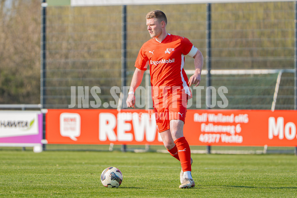 Fußball I Herren I Saison 2025-2026 I Bezirksliga Weser-Ems 4 I 24. Spieltag I VFL Oythe - SV Thüle I 220018.03.2026 | jns.sportfotos - Realisiert mit Pictrs.com