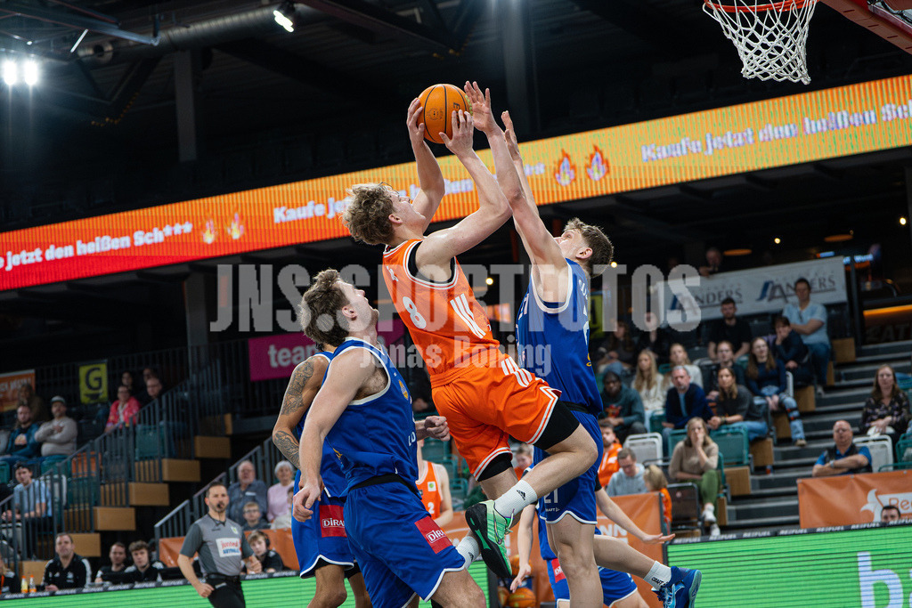 Basketball I Herren I Saison 2025-2026 I 2. Bundesliga ProB Nord I 23. Spieltag I RASTA Vechta II - EN Baskets Schwelm I 7659 | Moritz Grüß (8, RASTA Vechta II) - Realisiert mit Pictrs.com