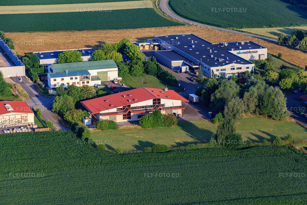 Vue aérienne: Carrelage de Terimport à Niederlauterbach dans le département Bas Rhin, France – .Photo: IMG_082900.jpg prise le 26/06/2015 par Werner Riehm/FLY-FOTO.eu – Résolution de l'original: 5472 x 3648 px – Terimport